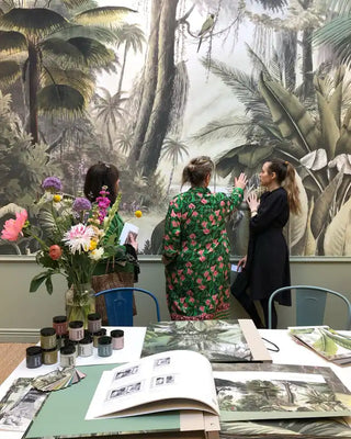 La pose d'un papier peint panoramique