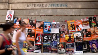 Comment survivre et profiter du Festival d'Avignon ? Découvrez notre guide pratique : astuces, meilleures adresses... pour savoir si vous êtes plutôt IN ou OFF.