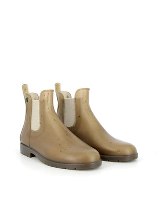 Découvrez les bottines Jomnat Méduse® en chanvre et PVC. Imperméables, durables 15 ans et fabriquées en France. L'innovation éco-responsable chez CQFD Avignon.