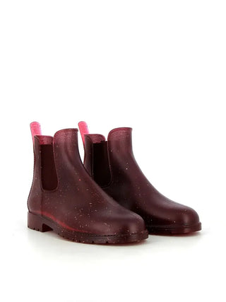 Craquez pour les bottines de pluie Jumpnat rouge en chanvre Méduse x Plasticana chez CQFD Avignon. Imperméables, recyclables et 100% Made in France !