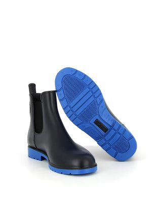 Découvrez les bottines Jumpy Méduse® marine et bleu. Imperméables, durables 15 ans et 100% recyclables. Le savoir-faire français pour enfants chez CQFD Avignon.