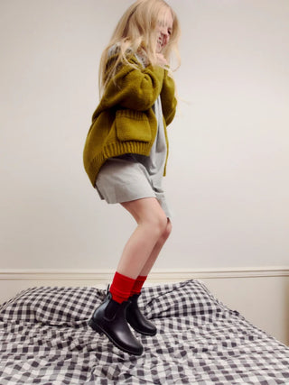 Équipez-vous et vos enfants pour la pluie avec les bottines Jumpy noir de Méduse chez CQFD Avignon. Imperméables, faciles à enfiler et 100% Made in France !