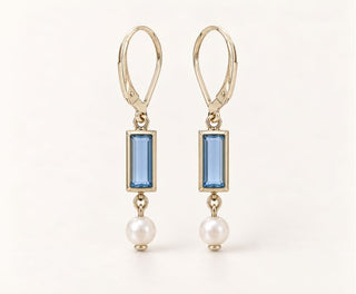 Craquez pour les boucles Betty Bleu de Chic Alors chez CQFD Avignon. Cristal upcyclé, doré 24K & tiges argent 925. Intenses, pop, chic & 100% Made in France !