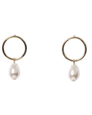 Découvrez les boucles perle baroque nacre de Chic Alors chez CQFD Avignon. Modèle en or fin 24k et cristal upcyclé avec tige argent 925, fabriqué à Paris.