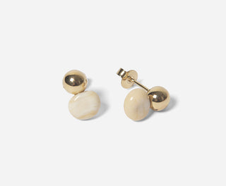 Craquez pour les puces Smack de Chic Alors chez CQFD Avignon. En argent 925 doré & verre artisanal fait main en France. Uniques, douces & 100% Made in France !