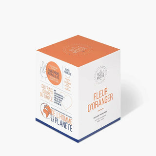 La bougie parfumée Fleur d'Oranger de La Belle Mèche. Cire 100% végétale de soja et parfum de Grasse. Un doux sillage d'enfance à chiner chez CQFD Avignon !
