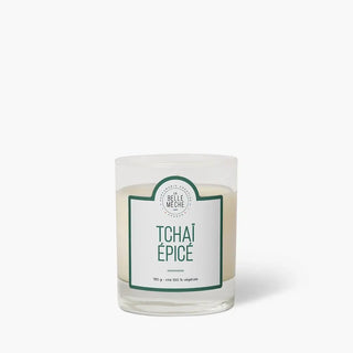 La bougie Tchaï de La Belle Mèche. Un sillage réconfortant de thé vert, d'épices chaudes et de bois fumés. Cire de soja naturelle dispo chez CQFD Avignon !
