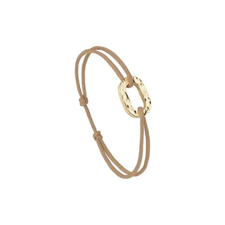 Découvrez le bracelet Maillon Plat Martelé en plaqué or du Vent à la Française chez CQFD. Bijou unisexe, cordon garanti à vie et fabriqué en France.