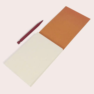 Découvrez le calepin Là-bas de Season Paper chez CQFD Avignon. 75 pages en papier d'agrumes, couverture rabattable, encres végétales, 100 % Made in France.