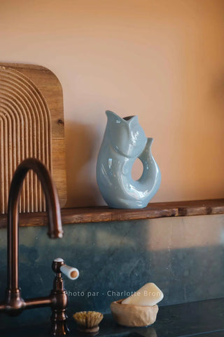 Craquez pour la célèbre carafe GlouGlou eucalyptus brillant de la Manufacture de Charolles chez CQFD Avignon. 100% fait main en France. Pièce iconique !