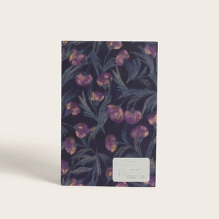 Découvrez le carnet journal Alba de Season Paper chez CQFD Avignon. Un carnet de 128 pages éco-conçu au motif chardon sauvage dessiné et fabriqué en France.