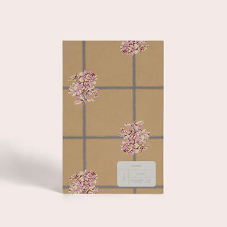 Découvrez le carnet journal Charles de Season Paper chez CQFD Avignon. 128 pages en 3 sections, dorure chic, encres végétales, 100 % fabriqué en France.