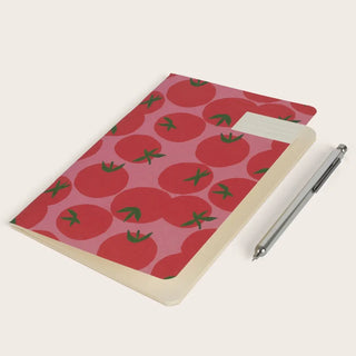 Découvrez le carnet de notes A5 Gaspacho de Season Paper chez CQFD Avignon. 64 pages lignées, papier offset ivoire, encres végétales, 100 % fabriqué en France.