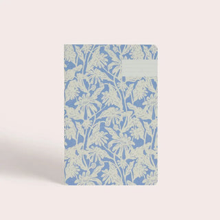 Découvrez le carnet de notes A5 Margot de Season Paper chez CQFD Avignon. 64 pages lignées, papier offset ivoire, encres végétales, 100 % fabriqué en France.