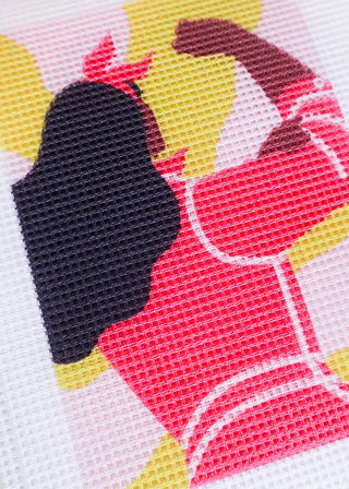 Découvrez le kit Canevas Postal We can do it de Clémence Gouy chez CQFD Avignon. Un projet broderie engagé et moderne fabriqué en France pour une carte unique.