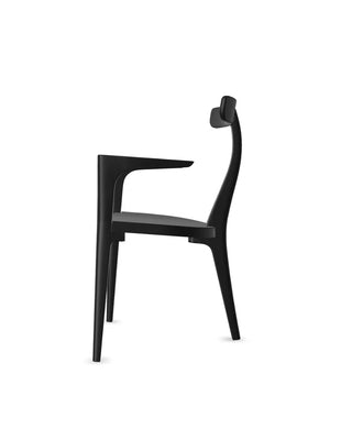Adoptez l'élégance intemporelle de la chaise Beluga Noire de POLIMAIR chez CQFD Avignon. Chaise design en kit 100% monomatière recyclée, fabriquée en France et garantie à vie.
