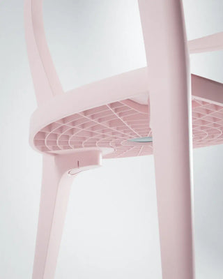 Craquez pour la chaise Beluga POLIMAIR chez CQFD Avignon. Première chaise en kit 100% monomatière recyclée, fabriquée en France et garantie à vie. Éco-score A.