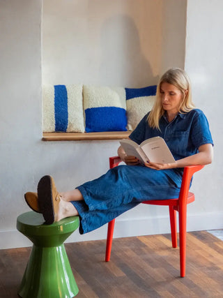 Craquez pour la chaise Beluga POLIMAIR chez CQFD Avignon. Première chaise en kit 100% monomatière recyclée, fabriquée en France et garantie à vie. Éco-score A.