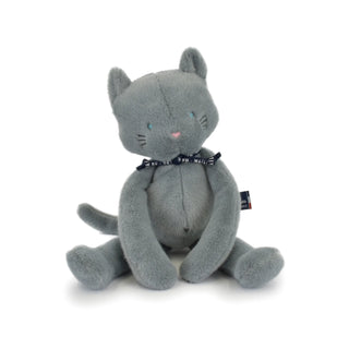 Offrez le chat Méloé (37cm) de Maïlou Tradition chez CQFD Avignon. Peluche artisanale fabriquée en Bretagne. Qualité luxe, douceur infinie et certifiée CE.