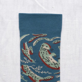 Explorez les fonds marins avec les chaussettes "Animaux" de Bonne Maison chez CQFD Avignon. Coton égyptien premium, coloris Bleu Abysse, fabriquées en France.