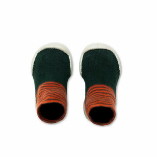 Craquez pour les chaussons Bois Vert Sapin & Rayures Collégien chez CQFD Avignon. Semelle ergonomique antidérapante, lavables & 100% Fabriqués en France !