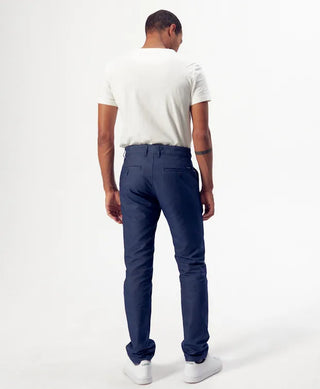 Découvrez le chino homme Carlito bleu de La Gentle Factory chez CQFD Avignon. En pur coton bio certifié GOTS, coupe droite souple et fabriqué en France.