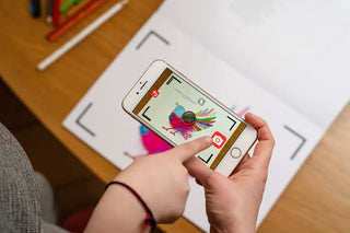 Découvrez le cahier animé Les Contes d'Andersen des Éditions Animées. Un livre magique et interactif avec l'appli BlinkBook, disponible chez CQFD Avignon.