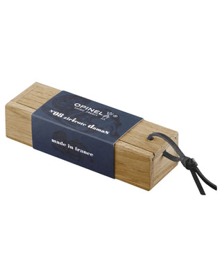 Découvrez le couteau Opinel N°08 Damas Ziricote 2026 chez CQFD Avignon. Édition limitée 5000 ex. Lame Damasteel®, coffret chêne & étui cuir. Made in France !