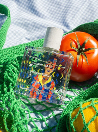 Découvrez l'eau de parfum Warni Warni de Maison Matine chez CQFD Avignon. Une fragrance mixte, fleurie et épicée, à base d'alcool bio et fabriquée en France.