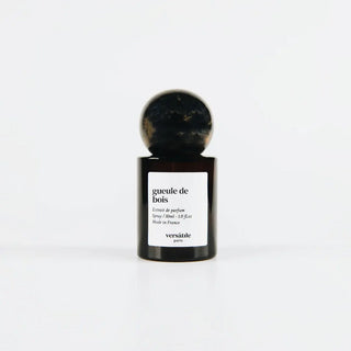 Découvrez Gueule de Bois de Versatile chez CQFD Avignon. Un extrait de parfum ambré et boisé au rhum et santal. Formule clean à l'alcool bio, fabriqué en France.