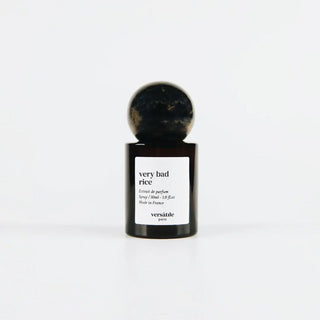 Découvrez Very Bad Rice de Versatile chez CQFD Avignon. Un extrait de parfum solaire et lacté (riz, coco, mangue). Alcool bio, 100% Made in France et Végan.