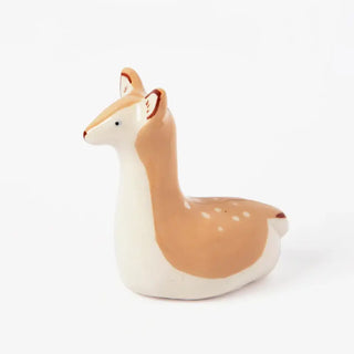 Laissez-vous séduire par la figurine Biche en faïence Dodo Toucan chez CQFD Avignon. Une sculpture poétique, modelée et peinte à la main à Paris.