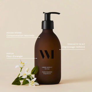 Dégraissez efficacement avec notre liquide vaisselle naturel à la fleur d'oranger. Formule concentrée Ecocert, douce pour les mains et biodégradable. Flacon rechargeable.