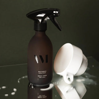 Nettoyez toute la maison avec le Multi-Surface Basilic Citron à 98,7% naturel. Flacon verre renforcé® élégant et rechargeable. Efficacité prouvée chez CQFD Avignon.