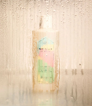 Offrez à votre peau le gel douche Petit Grain de Kerzon chez CQFD Avignon. Sillage néroli & fleur d'oranger, aloe vera bio. Made in France 320ml.