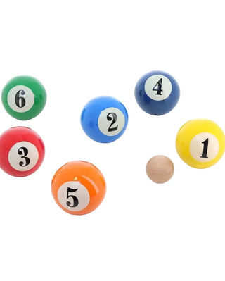 Le jeu de pétanque revisité par Vilac : 6 boules en bois laqué façon billard, un cochonnet et un sac en coton. Du style et du fun chez CQFD Avignon !