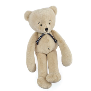 Craquez pour l’Ours Méloé Beige de 35 cm. Peluche artisanale haut de gamme faite main en Bretagne. Douceur exceptionnelle, design intemporel et fabrication 100% française.
