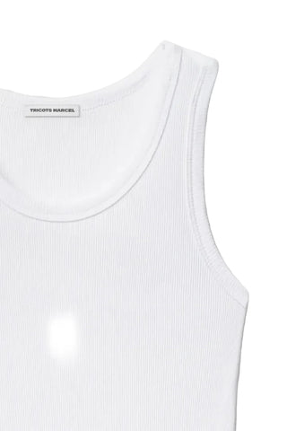 L'indémodable débardeur blanc Marcel Signature en coton Pima premium. Le vrai tank top fabriqué localement à Roanne. Confort absolu et style garanti !