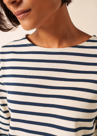 Découvrez la marinière Méridame de SAINT JAMES chez CQFD Avignon. Un jersey lourd authentique en coton cardé, coupe féminine et fabrication 100% française.