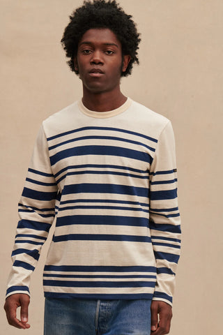 Découvrez la Marinière Pablo Le Minor. Un design asymétrique inspiré de Picasso, tricoté en Bretagne. 100% coton, qualité durable et style iconique. 125g.