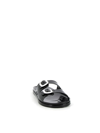 Découvrez les mules Mambo Méduse® noir. Ajustables, confortables et 100% recyclables. L'essentiel de l'été fabriqué en France disponible chez CQFD Avignon.