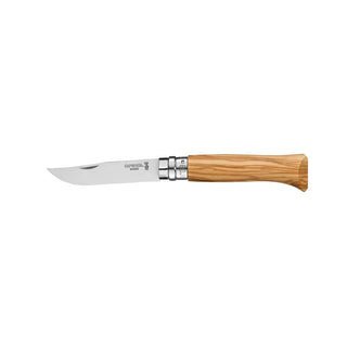 Le légendaire couteau Opinel N°08 avec un manche en bois d'olivier au veinage unique. Lame inox, bague de sécurité Virobloc. Un grand classique chez CQFD Avignon !