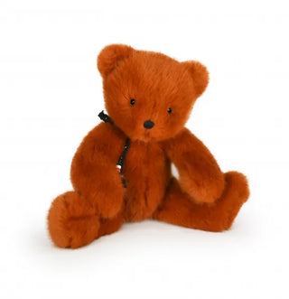 Découvrez l’Ours Sowen 30 cm fauve. Peluche artisanale haut de gamme fabriquée à la main en Bretagne. Douceur extrême et certificat d'authenticité inclus.