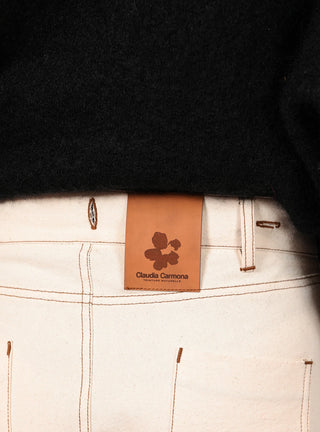 Découvrez le pantalon "Jean" Off-White de Claudia Carmona chez CQFD Avignon. Un pantalon large modulable en salopette, en coton bio recyclé et naturel.