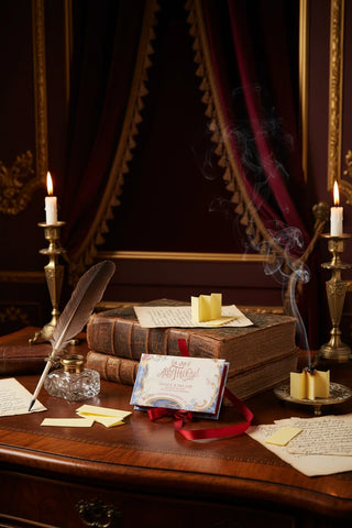 Le Papier à brûler Un air d’Apothéose d'Oriza L. Legrand. 60 lamelles parfumées de tradition artisanale française. Un voyage dans le temps chez CQFD Avignon !