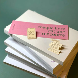 Pin’s La Vie est un Roman – Titlee x Maison E