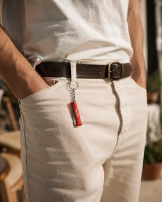 Découvrez le porte-clés couteau Opinel N°4 chez CQFD Avignon. Lame inox 5cm, manche en bois de charme PEFC. Un petit outil malin 100 % fabriqué en France.