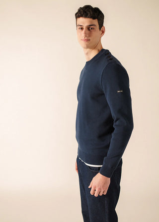 Craquez pour le pull Cancale Coton Marine SAINT JAMES chez CQFD Avignon. 100% coton et fabrication normande. Le pull marin classique revisité pour l'été.