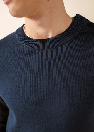 Craquez pour le pull Cancale Coton Marine SAINT JAMES chez CQFD Avignon. 100% coton et fabrication normande. Le pull marin classique revisité pour l'été.