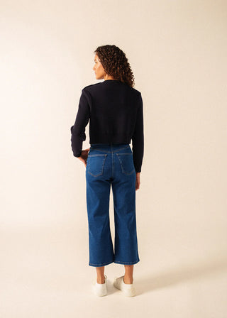 Découvrez le pull Cancale Crop de SAINT JAMES chez CQFD Avignon. Une version courte et moderne du pull marin traditionnel, 100% laine et fabriqué en France.